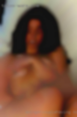 Swingercouplehaving naked wives fun at hame from NJ.